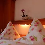 Appartement With 1 Bedroom *