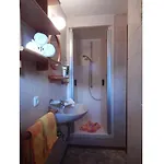 With 1 Bedroom Appartement *